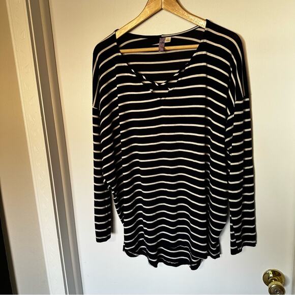 Alya women’s T-shirt large‎ - Picture 2 of 5